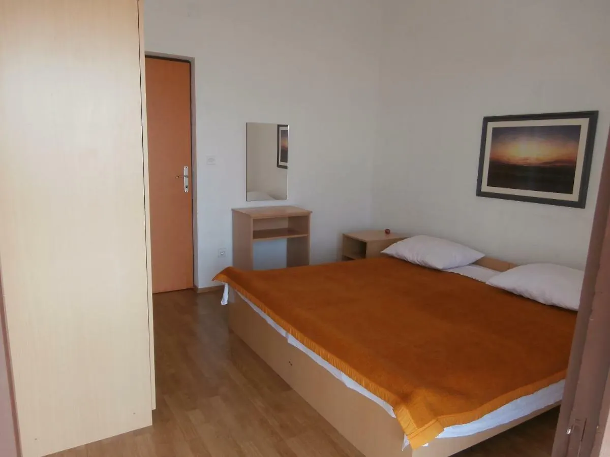 Jure Erceg Apartment Starigrad Paklenica