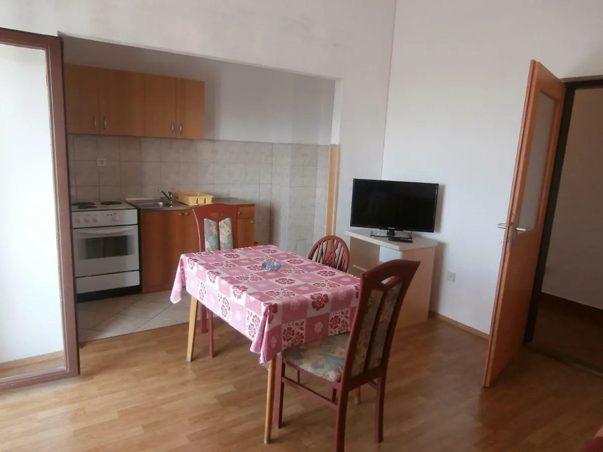 Jure Erceg Apartment Starigrad Paklenica